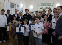 Сергей Карякин провел сеанс одновременной игры с 14 абхазским шахматистам