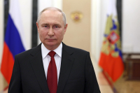 Аслан Бжания поздравил Владимира Путина с днем рождения